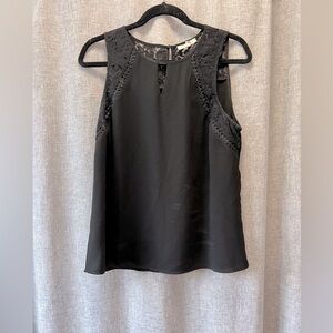 Women's Skies are Blue top size large NWOT